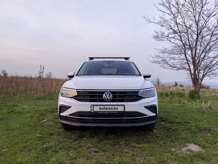 Volkswagen Tiguan 2021 года за 14 600 000 тг. в Алматы – фото 6