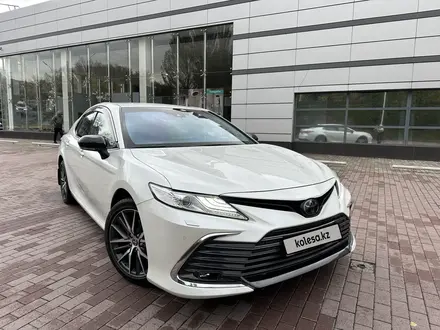 Toyota Camry 2021 года за 17 800 000 тг. в Алматы