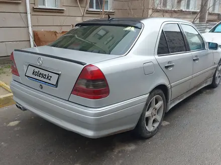 Mercedes-Benz C 280 1994 года за 2 350 000 тг. в Актау – фото 4