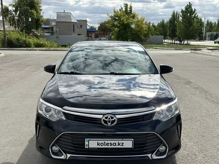 Toyota Camry 2015 года за 10 800 000 тг. в Астана – фото 2