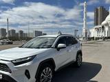 Toyota RAV4 2023 годаfor20 000 000 тг. в Астана – фото 2