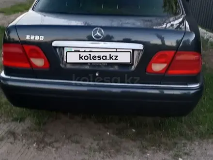 Mercedes-Benz E 280 1999 года за 3 000 000 тг. в Алматы – фото 2