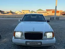 Mercedes-Benz E-Class, 1993