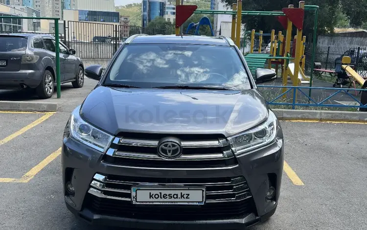 Toyota Highlander 2017 года за 17 000 000 тг. в Алматы