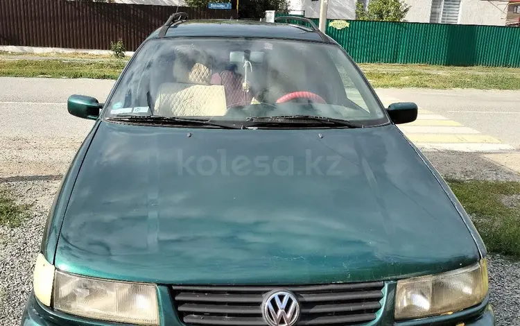 Volkswagen Passat 1996 годаүшін2 000 000 тг. в Аксай