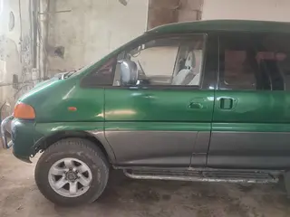Mitsubishi Delica, 1995