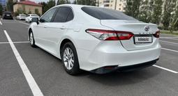 Toyota Camry 2018 годаүшін12 600 000 тг. в Астана – фото 3