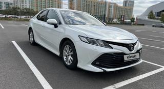 Toyota Camry 2018 года за 12 600 000 тг. в Астана