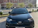 Toyota RAV4 2017 года за 11 700 000 тг. в Актау – фото 3