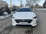 Hyundai Sonata 2021 годаfor12 200 000 тг. в Алматы