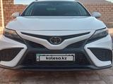 Toyota Camry 2022 года за 14 000 000 тг. в Жанаозен – фото 3