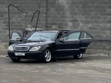 Mercedes-Benz S 500 2001 года за 2 700 000 тг. в Алматы – фото 24