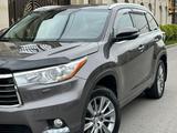 Toyota Highlander 2014 годаүшін15 800 000 тг. в Алматы – фото 2