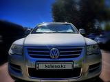 Volkswagen Touareg 2007 года за 5 800 000 тг. в Есик