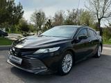 Toyota Camry 2019 года за 14 200 000 тг. в Шымкент