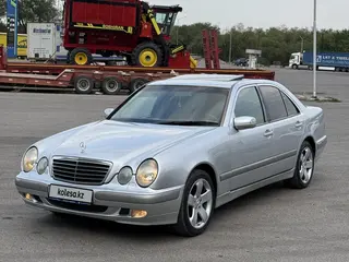 Mercedes-Benz E 240