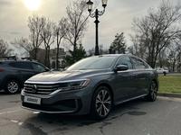 Volkswagen Passat 2020 года за 11 500 000 тг. в Алматы