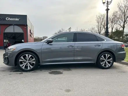 Volkswagen Passat 2020 года за 11 500 000 тг. в Алматы – фото 5