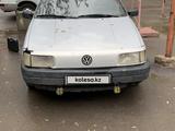 Volkswagen Passat 1991 годаfor900 000 тг. в Астана