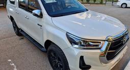 Toyota Hilux 2023 года за 24 500 000 тг. в Актобе