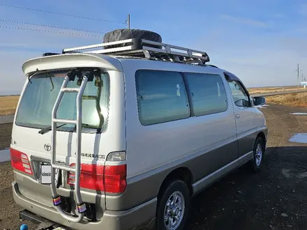 Toyota Grand Hiace 2000 года за 10 000 000 тг. в Астана – фото 12