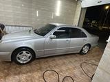 Mercedes-Benz E 200 1999 года за 2 700 000 тг. в Тараз – фото 4