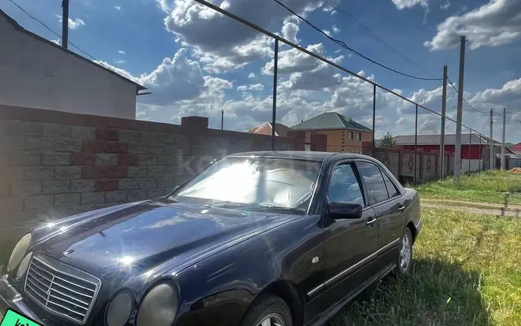 Mercedes-Benz E 230 1997 годаүшін2 000 000 тг. в Астана