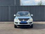 Volkswagen Touareg 2008 года за 3 950 000 тг. в Алматы – фото 2