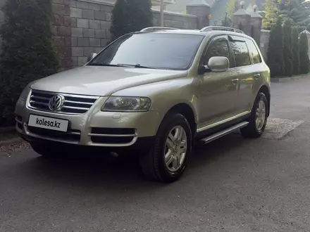 Volkswagen Touareg 2006 года за 6 500 000 тг. в Алматы