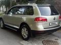 Volkswagen Touareg 2006 года за 6 500 000 тг. в Алматы – фото 10