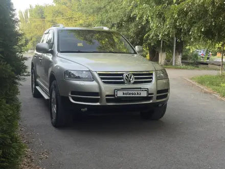 Volkswagen Touareg 2006 года за 6 500 000 тг. в Алматы – фото 11