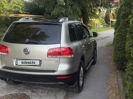 Volkswagen Touareg 2006 года за 6 500 000 тг. в Алматы – фото 12