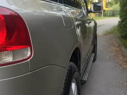 Volkswagen Touareg 2006 года за 6 500 000 тг. в Алматы – фото 15