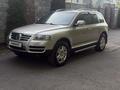 Volkswagen Touareg 2006 года за 6 500 000 тг. в Алматы – фото 4