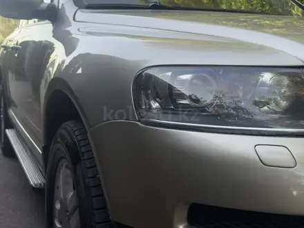 Volkswagen Touareg 2006 года за 6 500 000 тг. в Алматы – фото 20