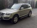 Volkswagen Touareg 2006 года за 6 500 000 тг. в Алматы – фото 21