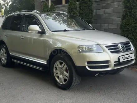 Volkswagen Touareg 2006 года за 6 500 000 тг. в Алматы – фото 25