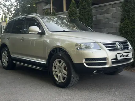 Volkswagen Touareg 2006 года за 6 500 000 тг. в Алматы – фото 26