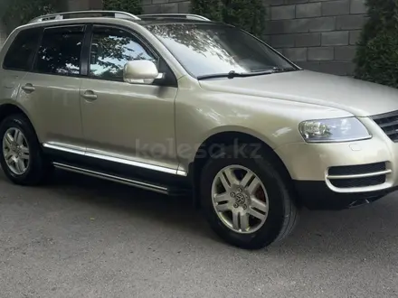 Volkswagen Touareg 2006 года за 6 500 000 тг. в Алматы – фото 30