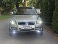Volkswagen Touareg 2006 года за 6 500 000 тг. в Алматы – фото 34