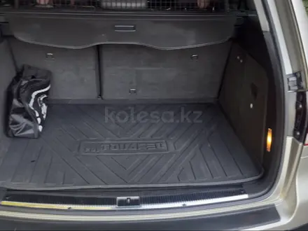 Volkswagen Touareg 2006 года за 6 500 000 тг. в Алматы – фото 43