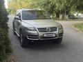 Volkswagen Touareg 2006 года за 6 500 000 тг. в Алматы – фото 6