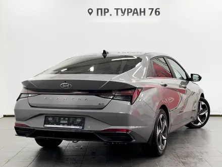 Hyundai Elantra 2022 года за 11 990 000 тг. в Астана – фото 19