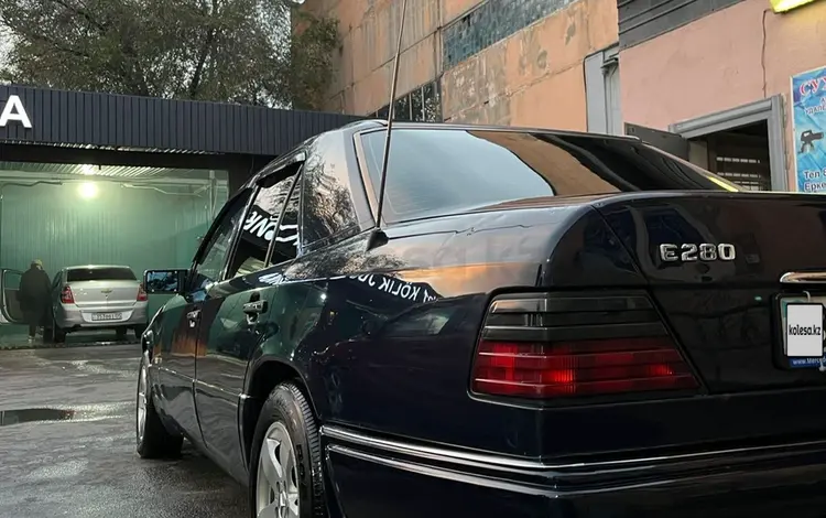 Mercedes-Benz E 280 1995 годаүшін2 200 000 тг. в Алматы