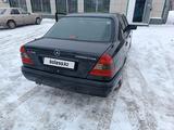 Mercedes-Benz C 230 1997 года за 3 000 000 тг. в Караганда – фото 4