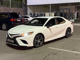Toyota Camry 2020 года за 12 000 000 тг. в Алматы