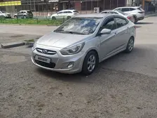 Hyundai Accent, 2011