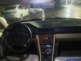 Mercedes-Benz E 280 1994 года за 1 200 000 тг. в Семей – фото 3