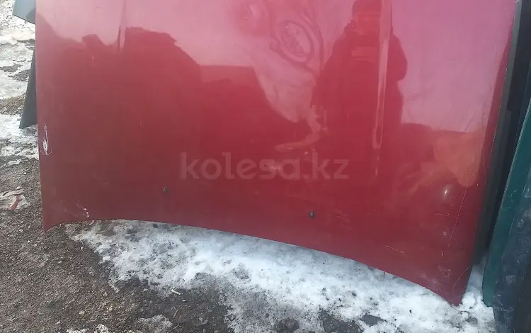 Капот на ниссан примера п 10 седан за 65 000 тг. в Алматы