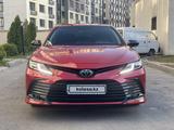 Toyota Camry 2021 года за 14 950 000 тг. в Алматы